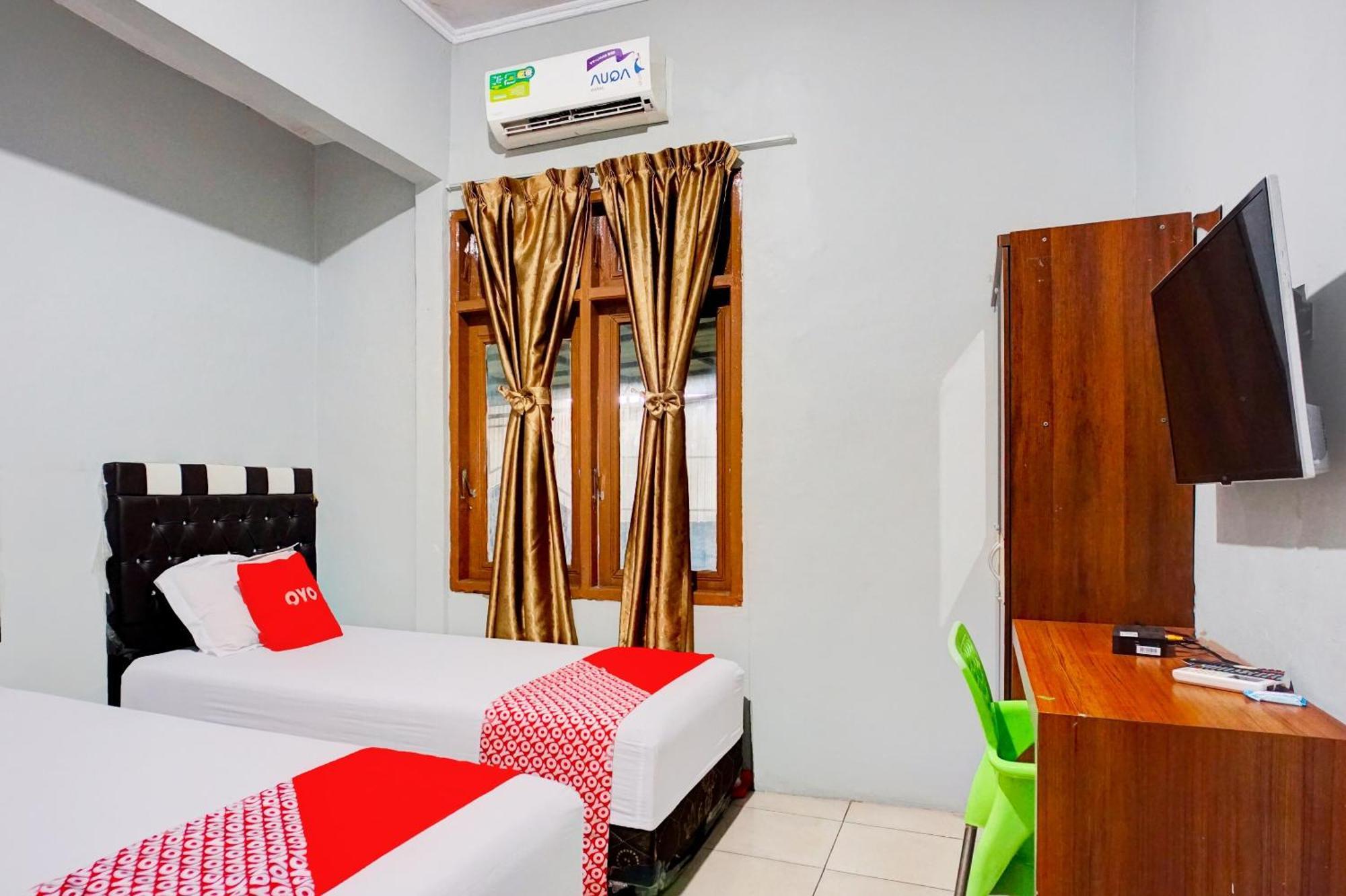 Oyo 93071 Home Stay Kembar Syariah Binjai Zewnętrze zdjęcie